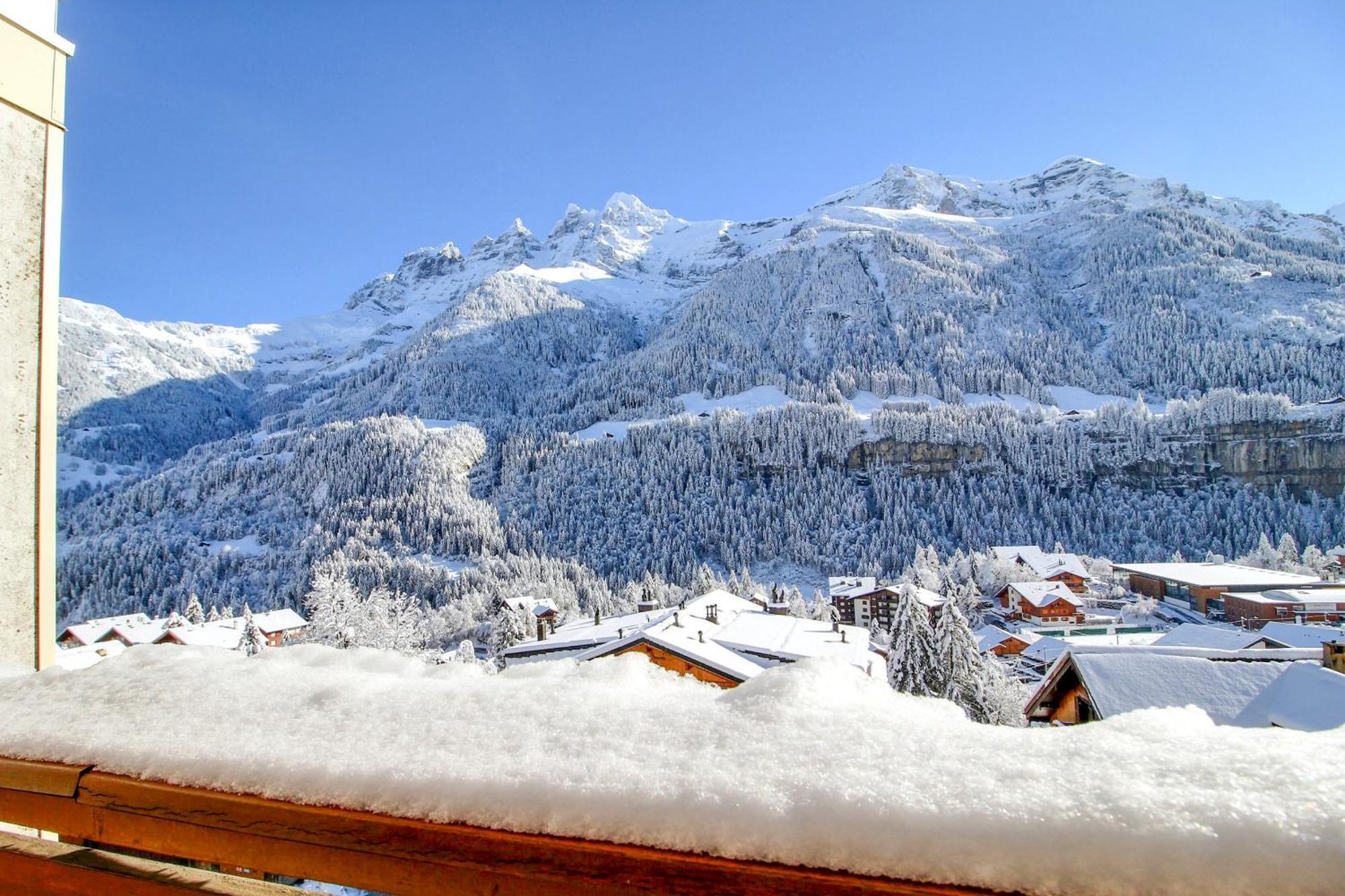 Beautiful Apartment With Large Terrace Champery Exterior photo