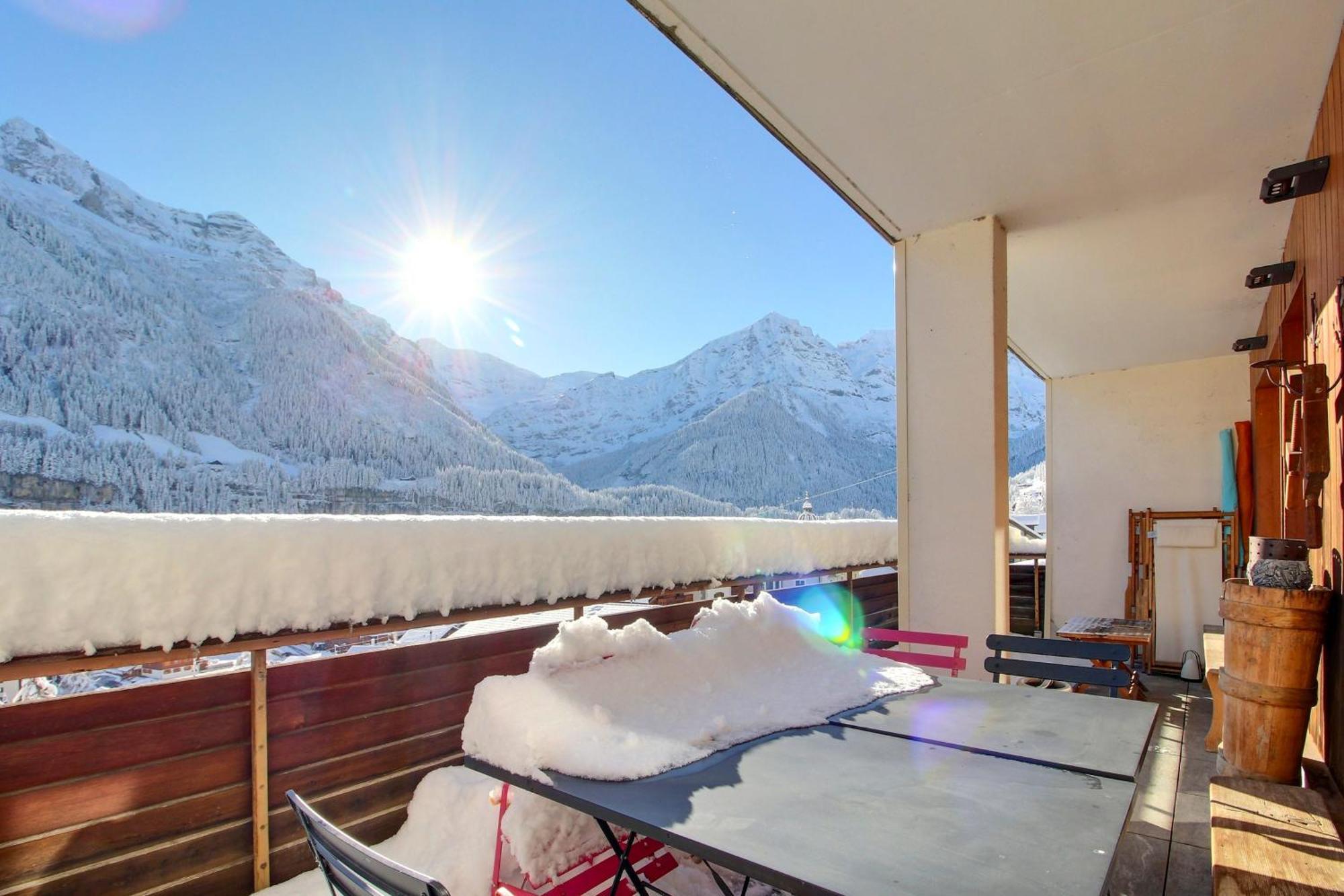 Beautiful Apartment With Large Terrace Champery Exterior photo